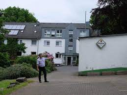 Eingebettet in eine parklandschaft und. Endlich Wieder Quirliges Leben In Der Arche Noah Marienberge In Elkhausen Ak Kurier De