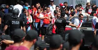 Eso último lo perdió por los bestias que atacaron el river y boca nos vienen con su característica de siempre: Copa Libertadores River Plate Rechaza Jugar En Madrid La Vuelta De La Copa Libertadores Publico