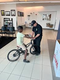 Officer Applebee proves that 'serve' in 'serve and protect' covers all  kinds of duties, even bike tune-ups! 🚲 When this young man rolled into  Sarasota Police Headquarters needing a little help with
