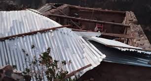 Arequipa: Reportan siete familias damnificadas y daños un colegio por  fuertes vientos en Castilla