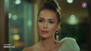 Kimya Gokce Aytac As Polen In Early Bird Moda Para Damas Celebridades Chicas