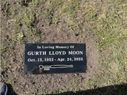 Moon grave stones