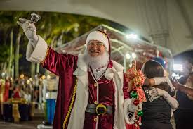 Natal Para Todos ilumina a Praça de Eventos com a chegada do Papai Noel