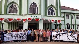 Acara tahlilan ini diadakan pada 3 hari, 7 hari, 40 hari, 100 hari pasca meninggalnya orang tersebut. Sambutan Hangat Dari Mahasiswa Untuk Pimpinan Baru Fitk Uin Walisongo Semarang Uin Walisongo
