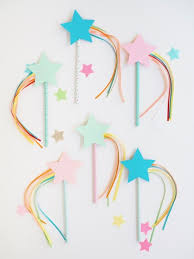 Fun And Easy Craft For Kids Shooting Star Pencil Toppers Oh Happy Day Craft Diy Pencil Toppers Diy Pencil Topper Crafts Pencil Toppers