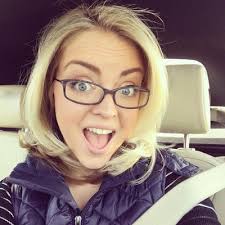 Kelly Fluke's Instagram, Twitter & Facebook