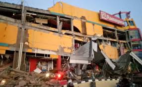 Hundreds of people were injured and hospitals, damaged by the magnitude 7.5 quake, were overwhelmed. Powerful Quake Rocks Indonesia Many Buildings Collapse