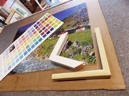 Un Puzzle Da 1000 Pezzi In Una Cornice Colorata A Mano Fatti D Arte Cornici Su Misura Dipinti E Stampe