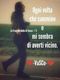 strofa 2 e ogni volta che non c'entro ogni volta che non sono stato ogni volta che non guardo in faccia a niente e ogni volta che dopo piango ogni volta che rimango con la testa tra le mani e rimando, tutto a domani. Le Frasi Piu Belle Di Vascoãƒ…2 Ogni Volta Che Cammino E Mi Sembra Di Averti Vicino 3 Ognivolta 3 Vasco Rossi Facebook