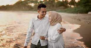 Romantik dram filmleri de listemizde yer alıyor. 7 Perbuatan Romantik Suami Secara Tidak Sengaja Bikin Hati Isteri Berdebar