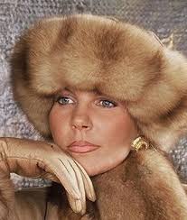 Entdecke 120 Samantha of Stoll und pelzmantel Ideen