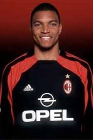 Track every club's performances in the uefa champions league and european cup, including statistics, video and details of top players. Ac Milan 4 1 Besiktas C1 Champions League 2000 2001