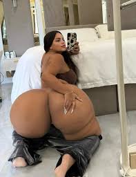 Bunda GG Porno - Gordinha Rabuda dando cu e buceta! Gorda Empinou a Bunda  Grande e Ficou de Quatro Pro Negro
