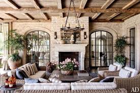 Tom brady y gisele bündchen rebajan el precio de su supercasa. Hydrangea Hill Cottage Gisele Bundchen And Tom Brady S New Home French Country Decorating Living Room French Country Living Room French Country House