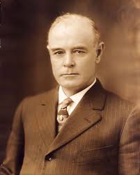 Albert Homer's Instagram, Twitter & Facebook