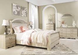 Check spelling or type a new query. Pin On Bedrooms