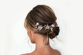 Then mark out a middle parting at the back of your head and form. 35 Easy And Fancy Ideas Of Wearing Hair Bun For Short Hair