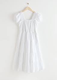 Affronta i giorni più caldi con un vestito estivo fresco e leggero nuove tendenze fantasie moderne scopri gli abiti per l'estate 2021! Abiti Lunghi Pe 2021 Da Zara A Mango 15 Capi Must Have Vogue Italia