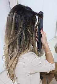 Style Wavy Sur Cheveux Longs Avec Un Lisseur Coiffure Wavy Comment Faire Cheveux Wavy Coiffure Cheveux Long