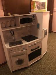 They equip functional sets with sound and light effects. Kidkraft Large Play Kitchen With Lights Sounds White Walmart Com Walmart Com