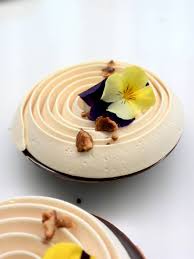 Spirale Infernale Brownie Et Dulcey Realisee Par Yann Menguy Lors Du Cours Autour Des Desserts A L As Patisserie Desserts A L Assiette Cours De Patisserie