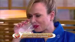 Eliana come esperma de peixe