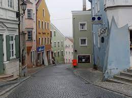 Die fallzahlen im landkreis mühldorf a. Datei Kraiburg Am Inn Blick In Die Langgasse Geo Hlipp De 22763 Jpg Wikipedia