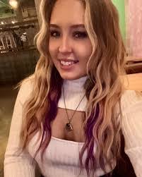 Ashley Victoria's Instagram, Twitter & Facebook