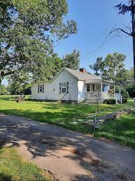 Virtually tour a variety of one bedroom apartments to figure out which layout aligns with your living needs. Charming Cottage Home On A Farm In The Kentucky Horse Country Relax Lexington