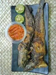 The fish is seasoned with a spice marinade then wrapped in banana leaves before being laid on the hot grill. 16 Recipe Ideas Recipes Indonesian Food Food