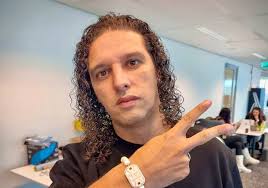 Opnieuw zanger die een boekje open doet over het gedrag van Ali B: "Een van de grootste acteurs die ik ooit gezien heb"