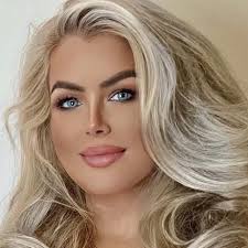 Patricia Kiss's Instagram, Twitter & Facebook