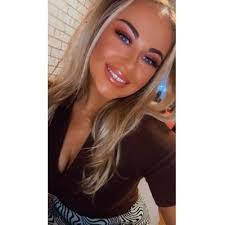 Rachel Teran's Instagram, Twitter & Facebook