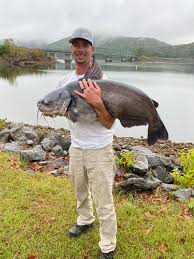 Lake Allatoona Fishing Guides Service- Stripers, Striped Bass, Hybrid Bass  And Spotted Bass Fishing