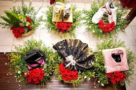Ada dikongsikan gambar idea gubahan baju kemeja lelaki, hantaran baju kemeja lengan panjang, gubahan baju pejabat, hantaran kemeja dan baju. Ziera Beauty Bridal Butik Pengantin Di Klang Selangor