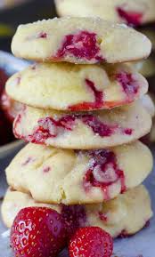 Ils Sont Simplement Trop Bon Biscuits Aux Fraises Et Chocolat Blanc Desserts Strawberry Recipes Strawberry Cookies