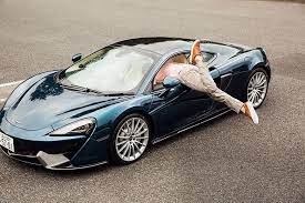 平成ノブシコブシの吉村崇さん bmw i8からそろそろお乗り換えしてみては マクラーレン 570gt マクラーレン 平成 名車