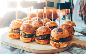 Our ideal burger is 6 ounces, or 1/3 pound. How Big Are Hamburger Patties Kitchen Seer
