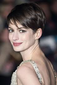 Beau modele coupe cheveux court femme 50 ans modele de coupe de … un mandement salon de coiffure de anneau dans occupé vos cheveux viol à cause un récent style autocratique n'est jamais une débonnaire idée juste avant votre cérémonie. Coiffure Femme Courte Osez La Decouvrez Notre Belle Selection Photos