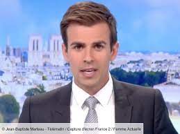 Le journaliste, dont on connaît bien le visage. 5 Choses A Savoir Sur Jean Baptiste Marteau Presentateur Du 13 Heures De France 2 Femme Actuelle Le Mag
