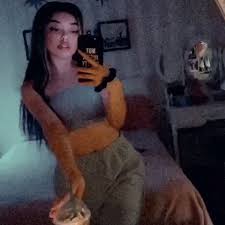 Discord pfp suzukaze aoba calm cute anime girl. Discordgifs Mirror Selfie Girl Aesthetic Movies Bad Girl Aesthetic