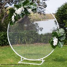 Recently, i had a new experience in creating a round wedding arch from fresh flowers. White Mesh Metal Circle Wedding Arch Auckland Event Hire