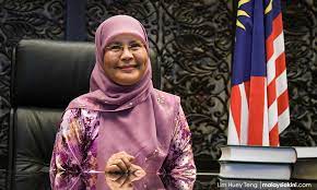He was the malaysian minister of the federal territories from 2013 to may 2018. Malaysiakini Bukan Tekanan Tapi Tanggungjawab Tengku Maimun