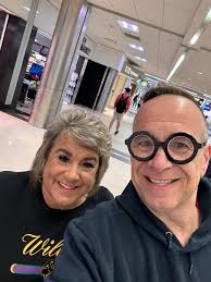 Of ALL peeps to run into in ATLANTAS HARTSFIELD JACKSON AIRPORT this  morning …..