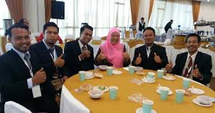 Konvokesyen yang mana nama graduan telah tersenarai bagi majlis konvokesyen yang berkenaan. Kolej Vokasional Seri Iskandar Konvokesyen Kolej Vokasional Kali Ke 2 2017