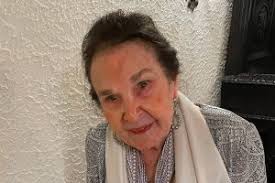 deWindt Assumes Command