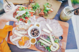 Hosting a dinner party can seem like an overwhelming task. 8 Tips For Hosting A Healthy Dinner Party Healty Eating Healthy Dinner Food