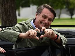 Recentemente, bolsonaro foi multado por não usar o equipamento em são paulo durante um passei com motociclistas na capital. Brasiliens Prasident Bolsonaro Seine Schlimmsten Zitate Politik Nordbayern