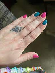 Jinx inspired manicure for all my fellow LOL/Arcane fans 💕💙💥 : r/Nails