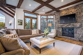 This Home On Buttermilk Mountain Updates Its Dated Spaces And Tired Design To Clean Lined Transitional Style Aspen House Mountain House Decor Mountain Modern